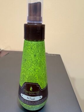 Macadamia Natural Oil No Tangle Leave-In Spray - brand new 3.3 Fl oz/100 ml